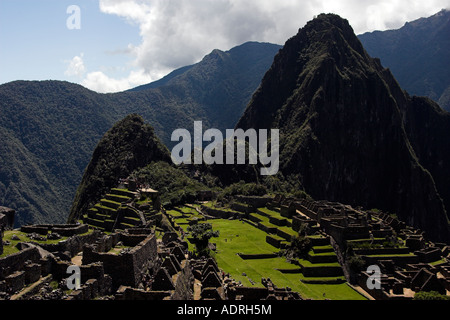 [Machu Picchu], Peru, Blick auf alten Inkaruinen, [Huayna Picchu] im Hintergrund, [Sacred Valley], Anden, "Südamerika" Stockfoto