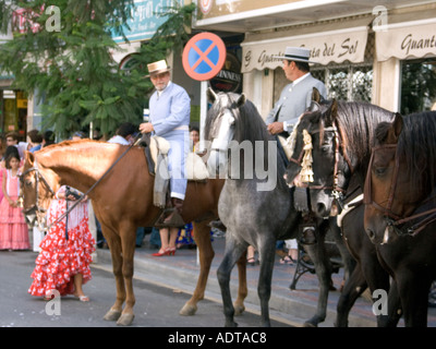 Spanische Reiter auf der Feria von Fuengirola, Andalusien, Costa Del Sol, Spanien, Europa Stockfoto