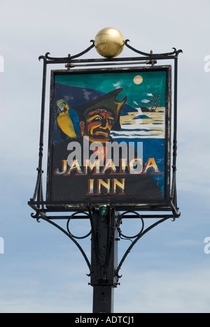Zeichen für Jamaica Inn coaching Haus & Hotelkomplex neben die A30 Trunk Road hat Assoziationen mit Daphne du Mauriers Roman Stockfoto