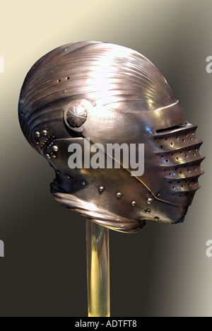 Leeds Royal Arsenal Metall full Face Maske England UK United Kingdom GB Großbritannien EU Europäische Union Europa Stockfoto