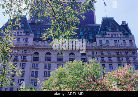 New York City Plaza Hotel aus NYC Central Park Frühling gesehen Stockfoto