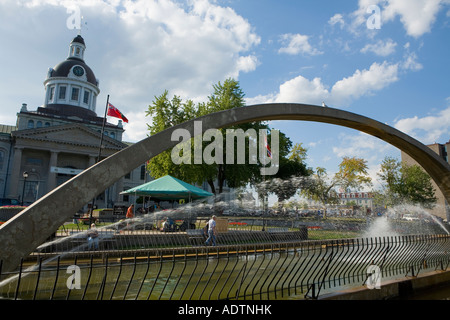 Bund-Becken und Rathaus Kingston Ontario Kanada 2007 Stockfoto