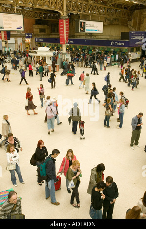 Öffentlichen Verkehrsmitteln Paddington Station London UK Stockfoto