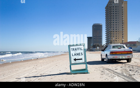 Auto am Strand Stockfoto