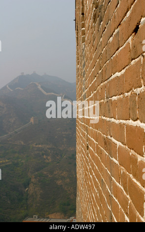 Ungewöhnliche Nahaufnahme eines Teils der gut erhaltene Mauer auf der chinesischen Mauer bei Simitai in der Nähe von Peking China Asien Stockfoto