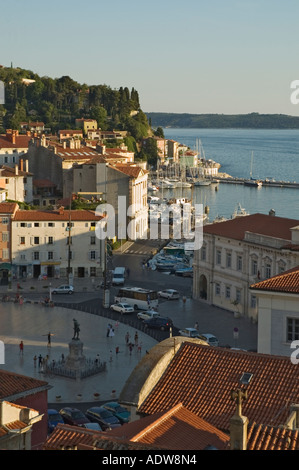 Slowenien Piran Blick in Richtung Tartini-Platz und den Hafen Stockfoto