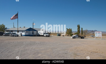 Nevada Extraterrestrial Highway Rachel Little A LE INN fliegende Untertasse eingehakt, Abschleppwagen Stockfoto