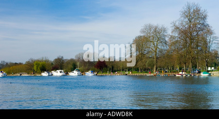 Themse bei Marlow gesehen von der Brücke Buckinghamshire England Great Britain UK O Iwantschenko Stockfoto