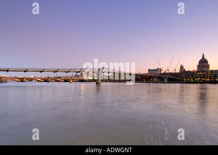 Dawn-Blick über die Themse in London. Stockfoto