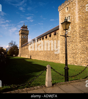 UK-Wales Cardiff Castle-Uhrturm Stockfoto