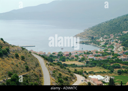 Blick auf die Bucht mit dem Dorf Agia Efimia auf Kefalonia in Griechenland Stockfoto