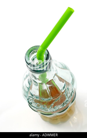Coca Cola-Flasche mit einem Strohhalm Stockfoto