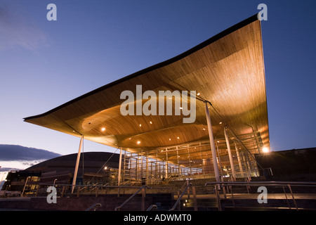 Wales Cardiff Cardiff Bay der Senedd National Assembly for Wales Gebäude in der Nacht Stockfoto