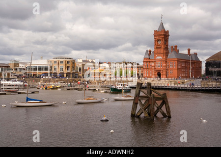 Wales Cardiff Cardiff Bay Mermaid Quay am Wasser am Pier Head Stockfoto