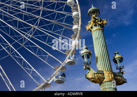 Straßenlaterne und Place De La Concorde Riesenrad genannt La Grande Roue Central Paris Frankreich Stockfoto
