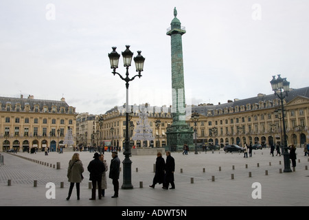 Statue von Napoleon La Colonne Vendôme in Place Vendome zentrale Paris Frankreich Stockfoto