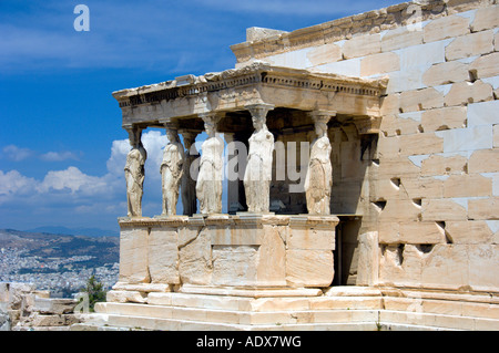 Die Erectheion und die Mädchen auf die Veranda Karyatiden auf der Akropolis in Athen Griechenland Stockfoto