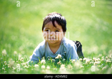 Baby-Porträt im freien Stockfoto
