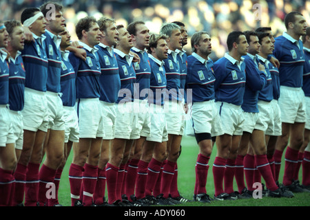 Französischer Rugby-union-Nationalmannschaft singen die Nationalhymne vor einem internetional Spiel in Twickenham Stadion London England UK Stockfoto