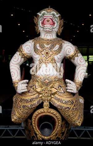 Galionsfigur auf eines der zeremoniellen königlichen Barken in Bangkok Stockfoto