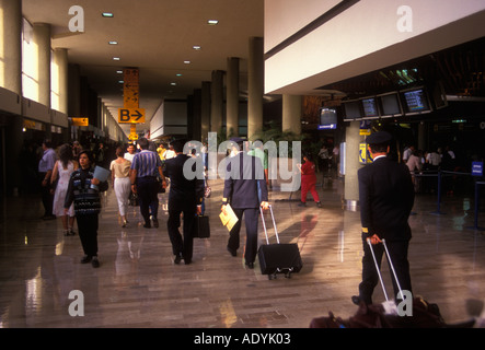 Mexikaner, mexikanische Volk, Reisende, Reisen, Abflugebene, internationalen Flughafen Benito Juarez, Mexico City, Distrito Federal, Mexiko Stockfoto