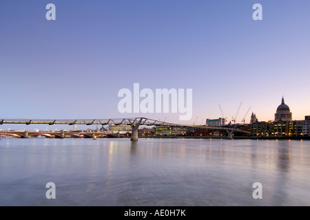 Dawn-Blick über die Themse in London. Stockfoto