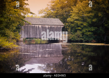 Überdachte Brücke am Old Sturbridge Village Massachusetts USA Stockfoto