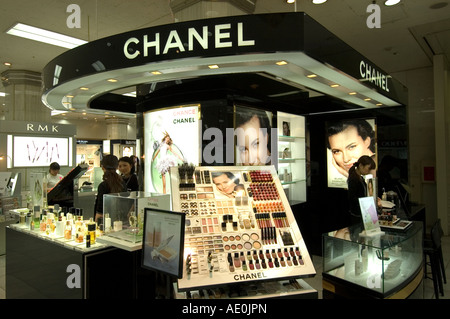 Chanel Parfüm Duft Ginza Tokyo s intelligenteste Einkaufsviertel Mode Chanel Mitsukoshi Kabushiki Kaisha Stockfoto