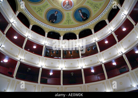 Innenraum des Apollo Theaters in Ermoupoli Stockfoto