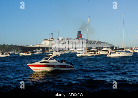 Queen Elizabeth 2 Ankunft in Sydney Hafen New South Wales Australien Stockfoto