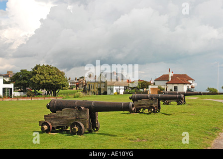 alte Kanonen auf Gun Hill Southwold Suffolk England Stockfoto