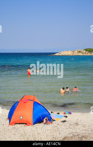 Karidi Beach in der Nähe von Vourvourou auf Sithonia Halbinsel auf der Halbinsel Chalkidiki in Griechenland Stockfoto