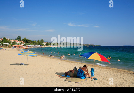 am Strand von Nikiti am Eingang zur Halbinsel Sithonia auf der Halbinsel Chalkidiki in Griechenland Stockfoto