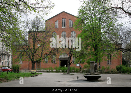 Steinschnittlage Priester Mönch Symbol St Sofia Alexander Nevsky Kirche Kathedrale Christentum orthodoxe Religion alte Erbe sicher weiß Stockfoto