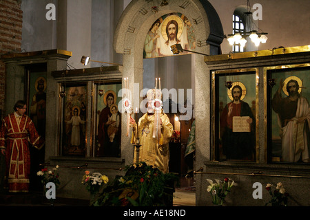 Steinschnittlage Priester Mönch Symbol St Sofia Alexander Nevsky Kirche Kathedrale Christentum orthodoxe Religion alte Erbe sicher weiß Stockfoto