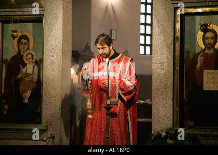 Steinschnittlage Priester Mönch Symbol St Sofia Alexander Nevsky Kirche Kathedrale Christentum orthodoxe Religion alte Erbe sicher weiß Stockfoto