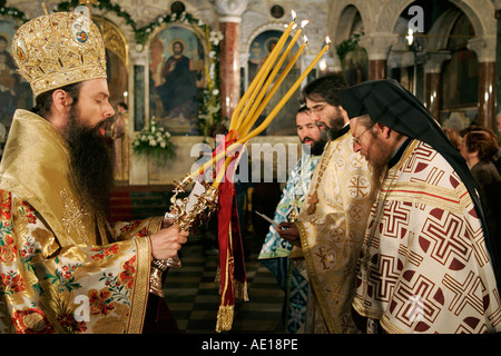 Steinschnittlage Priester Mönch Symbol St Sofia Alexander Nevsky Kirche Kathedrale Christentum orthodoxe Religion alte Erbe sicher weiß Stockfoto