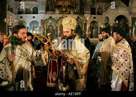 Steinschnittlage Priester Mönch Symbol St Sofia Alexander Nevsky Kirche Kathedrale Christentum orthodoxe Religion alte Erbe sicher weiß Stockfoto