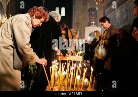 Steinschnittlage Priester Mönch Symbol St Sofia Alexander Nevsky Kirche Kathedrale Christentum orthodoxe Religion alte Erbe sicher weiß Stockfoto