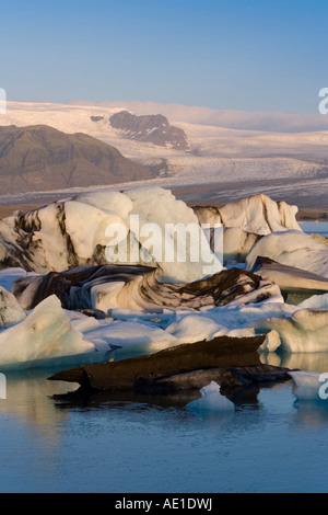 Island southern Island südlichen Vatnajökull Jökulsárlón Gletscher River Lagune Eisberge schwimmen in der Lagune unter Breidamer Stockfoto