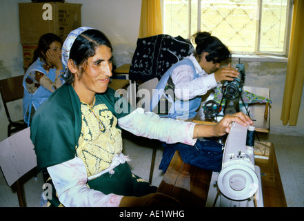 Westjordanland Israel Christian Aid Frauen mit Nähmaschine Stockfoto