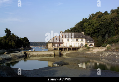 LA RICHARDAIS TIDE MÜHLE UND RANCE FLUß BRETAGNE FRANKREICH Stockfoto