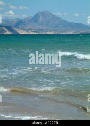 Blick vom Strand zum Meer am Playa San Juan, in der Nähe von Alicante, Communidad de Valencia, Spanien Stockfoto