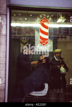 Ein Friseursalon in Bradford, West Yorkshire, England Stockfoto