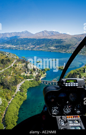 Hubschrauber über Kawarau River und Lake Wakatipu Queenstown Neuseeland Südinsel Antenne Stockfoto