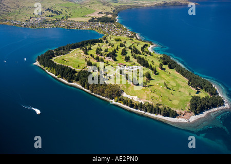 Lake Wakatipu Kelvin Heights Golf Course auf Kelvin Halbinsel Queenstown Neuseeland Südinsel Antenne Stockfoto