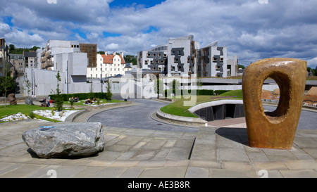 Panoramablick über das schottische Parlament von den Stufen des Our Dynamic Earth Stockfoto