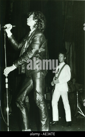 Türen uns Gruppe über 1968 mit Jim Morrison am Gesang und Robby Keeiger auf der rechten Seite. Foto Jeffrey Mayer Stockfoto