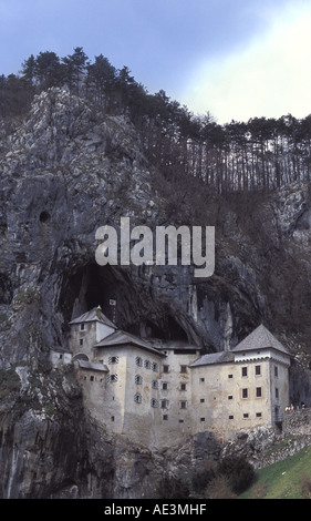 Burg Predjama Slowenien Stockfoto