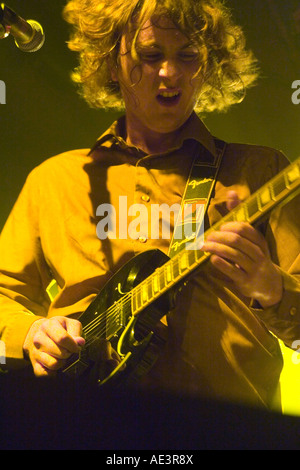 Die Zutons und David McCabe im Konzert UK 2006 Leas Cliff Hall Folkestone Kent Stockfoto